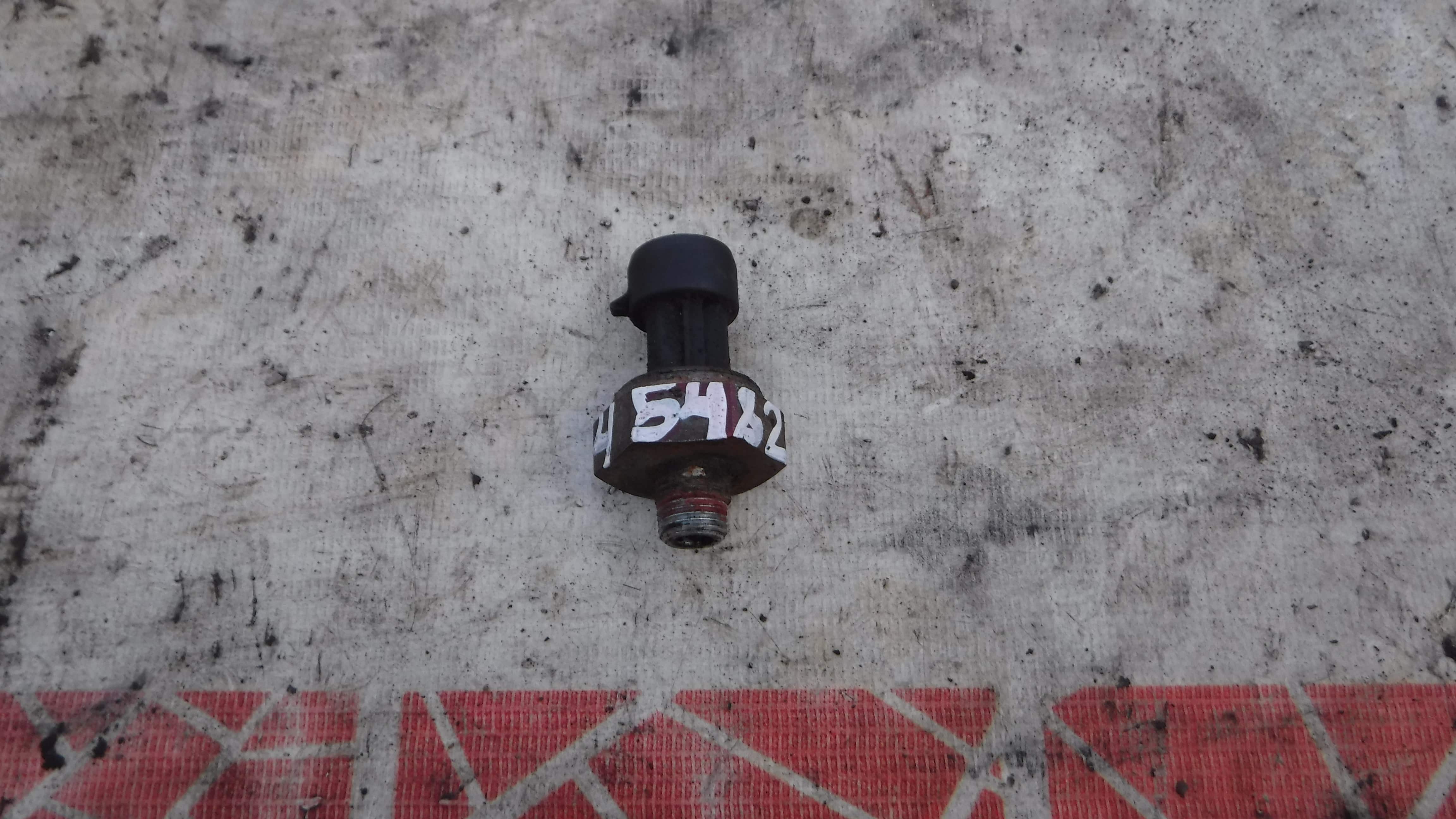 Датчик давления масла Рено премиум Renault Premium DCI320 2005 64MT2114 5010437049